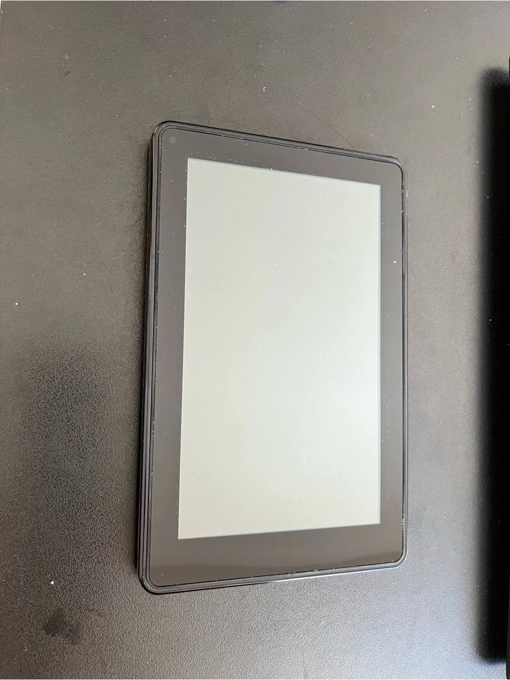 Amazon Kindle Fire - D01400 (1st Gen 8Gb 7in screen) w/ Charger, Pink Case